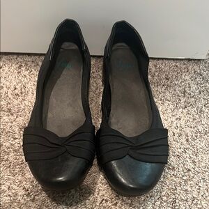 Black Bow Flats